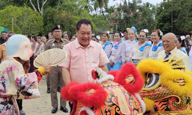 จังหวัดนราธิวาส รัฐมนตรีว่าการกระทรวงยุติธรรม ร่วมพิธีสมโภชองค์ผ้าป่าสามัคคี ต่อเติมอาคารโรงเลี้ยงและบำรุงเสนาสนะ วัดบางปอ