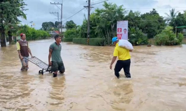 พะเยา ฝนตกหนักน้ำท่วมอำเภอเชียงคำปกครอง,ทหาร เร่งช่วยเหลือชาวบ้าน