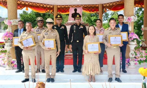 ชุมพร มทบ.44 บวงสรวงพระบรมรูป ร.5 หลังใหม่-ปลูกพุทธาภิเษกเหรียญ ครบรอบ 55 ปี1