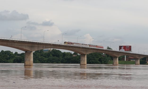 ผู้ว่าฯหนองคาย สั่งการด่วนให้ทุกหน่วยงายน้ำโขงติดตามสถานการณ์น้ำอย่างใกล้ชิด เนื่องจากน้ำโขงสูงขึ้น ถึง 12 เมตร เข้าขั้นวิกฤตแล้ว