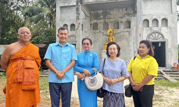 นราธิวาส-ที่ปรึกษา รมว.ยุติธรรมร่วมทอดผ้าป่าสามัคคีสมทบทุนสร้างเจดีย์ 5 ยอด บนวิหารพุทธคยา(จำลอง)