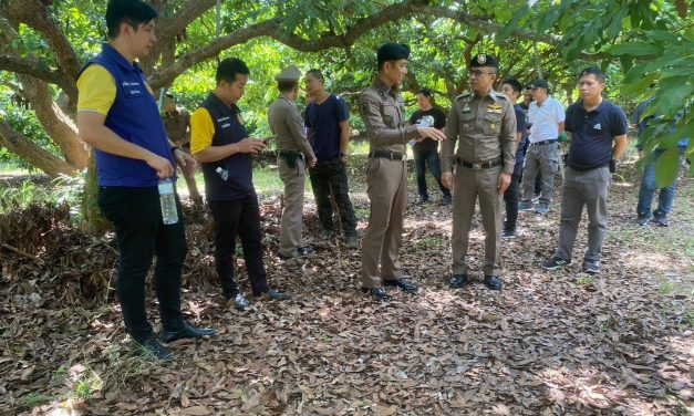 ลำพูน ตำรวจวิสามัญผู้ต้องหามือยิงแสกหน้าอดีตภรรยาเสียชีวิตคาสวนลำไย หลังเจ้าหน้าที่แกะรอย เข้าจับกุม ผู้ต้องหาใช้ปืนยิงใส่เจ้าหน้าที่ก่อน