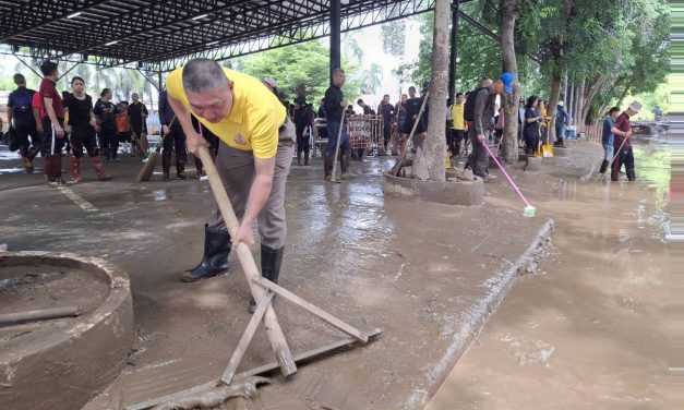 เชียงใหม่ ตำรวจภูธรภาค 5 จัดกิจกรรม Big Cleaning Day เพื่อทำความสะอาด ฟื้นฟูอาคารที่ทำการ หลังน้ำท่วม         