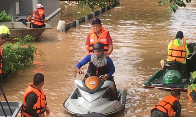 หนองคาย นายกเทศมนตรีตำบลโพนพิสัย ลงพื้นที่เฝ้าติดตามสถานการณ์แม่น้ำโขงอย่างใกล้ชิด พร้อมเตรียมรับมือกับน้ำท่วม