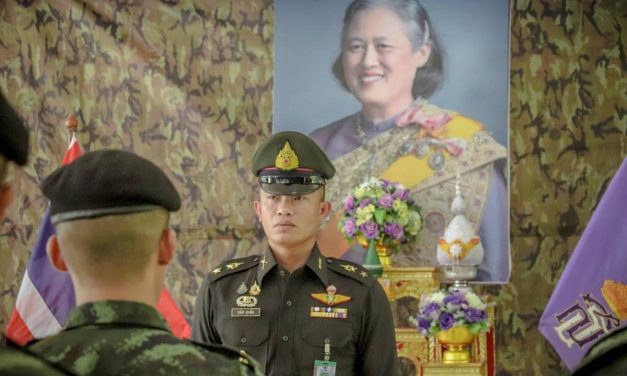 พะเยา กองพันทหารราบที่ 4 กรมทหารราบที่ 17  จัดพิธีรับมอบเมล็ดพันธุ์ผักพระราชทานฯ