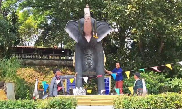 พะเยา ขอโชคพญาลิ้นก่าน ช้างปู่ก่ำงาเขียวให้โชค