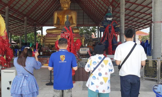 ปทุมธานี ท้าวเวสสุวรรณ วัดมงคลรัตน์ ให้โชคลุงเนตรคนขายล็อตเตอร์รี่เดือนเดียว4งวดรับทรัพย์แสนสาม