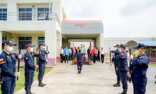 นราธิวาส รมว.ยุติธรรมนำกงสุลมาเลย์ย่องดูเรือนจำนราฯ หลังโซเชียลมาเลย์วิจารณ์คุมขังนักร้องดังไม่ปฏิบัติตามหลักศาสนา