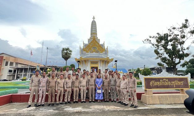 ชุมพร นายกฯ โต้ง เข้าทำงาน อบจ.ชุมพร วันแรกคึกคัก มีคน-คณะองค์กรเข้าแสดงความยินดีล้น