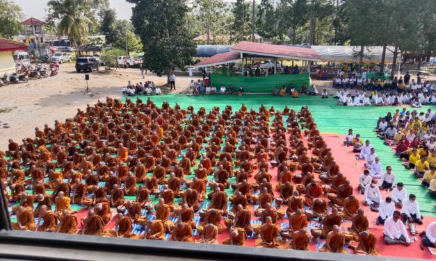 ชุมพร  พระภิกษุสงฆ์ทั้งไทยและต่างชาติกว่า 500 รูป ธุดงผ่านจังหวัดชุมพร ในโครงการจาริกธุดงค์ธรรมยาตราเผยแผ่ธรรมเฉลิมพระเกียรติ